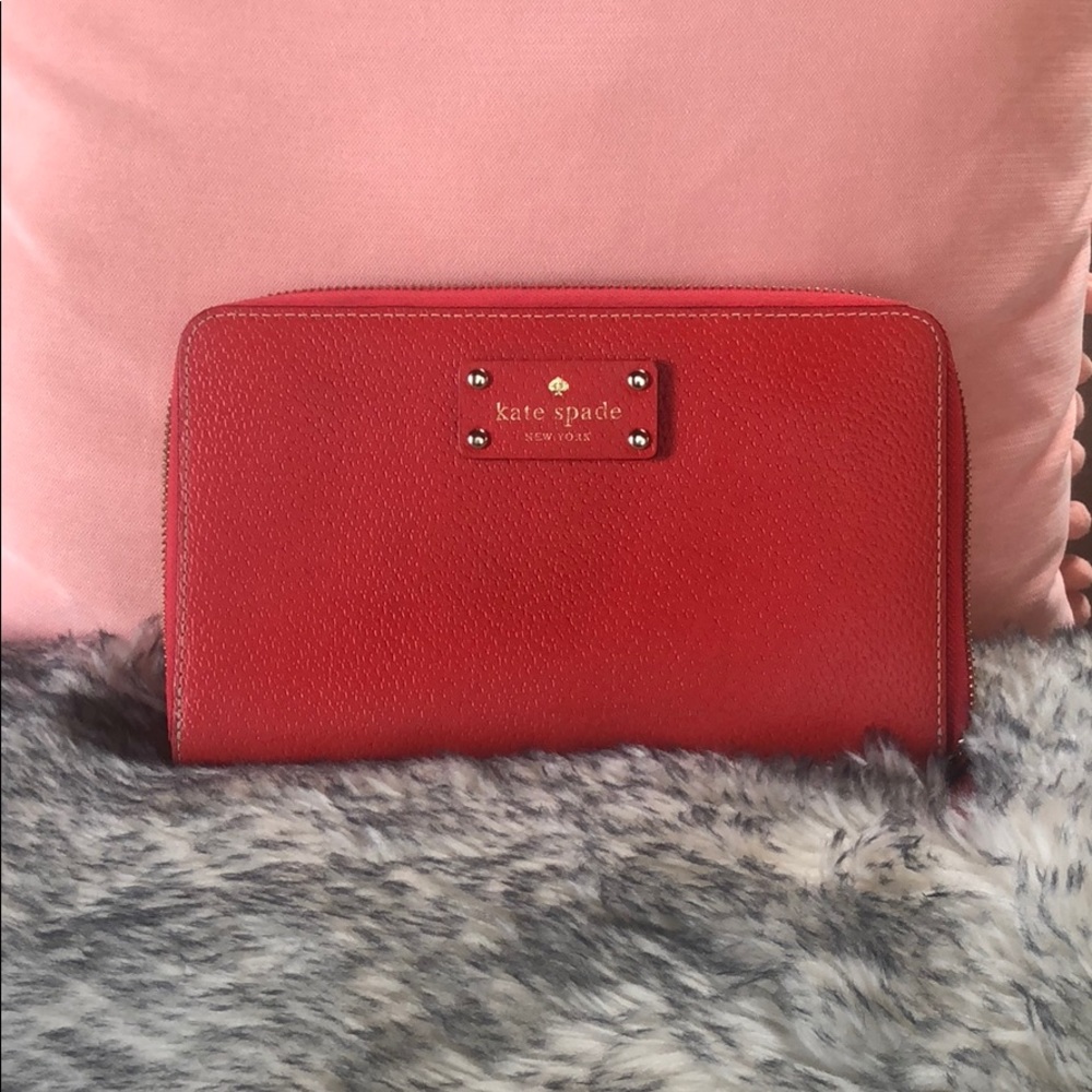Kate spade travel wallet